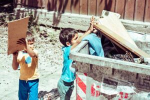 Прегръдката на студа - Портрети от ромския живот (17). Фотограф Дамян Дечев