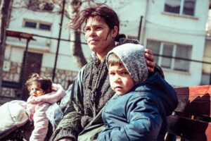 Прегръдката на студа - Портрети от ромския живот (5). Фотограф Дамян Дечев