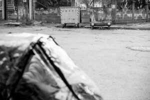 Прегръдката на студа - Портрети от ромския живот (8). Фотограф Дамян Дечев