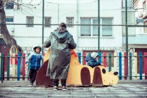 Прегръдката на студа - Портрети от ромския живот (8). Фотограф Дамян Дечев